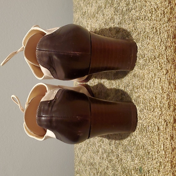 Bandolino Cream and Brown Leather Oxfords Size 7.5 - Picture 6 of 11